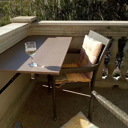 Cozy 2 Bed In Caulonia With Wrap Around Balcony Caulonia Marina