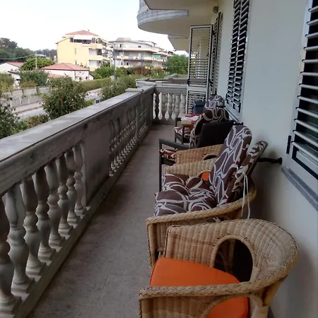 Cozy 2 Bed In Caulonia With Wrap Around Balcony Caulonia Marina