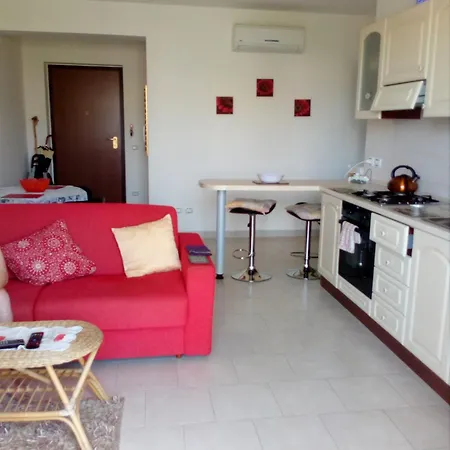 Cozy 2 Bed In Caulonia With Wrap Around Balcony Caulonia Marina